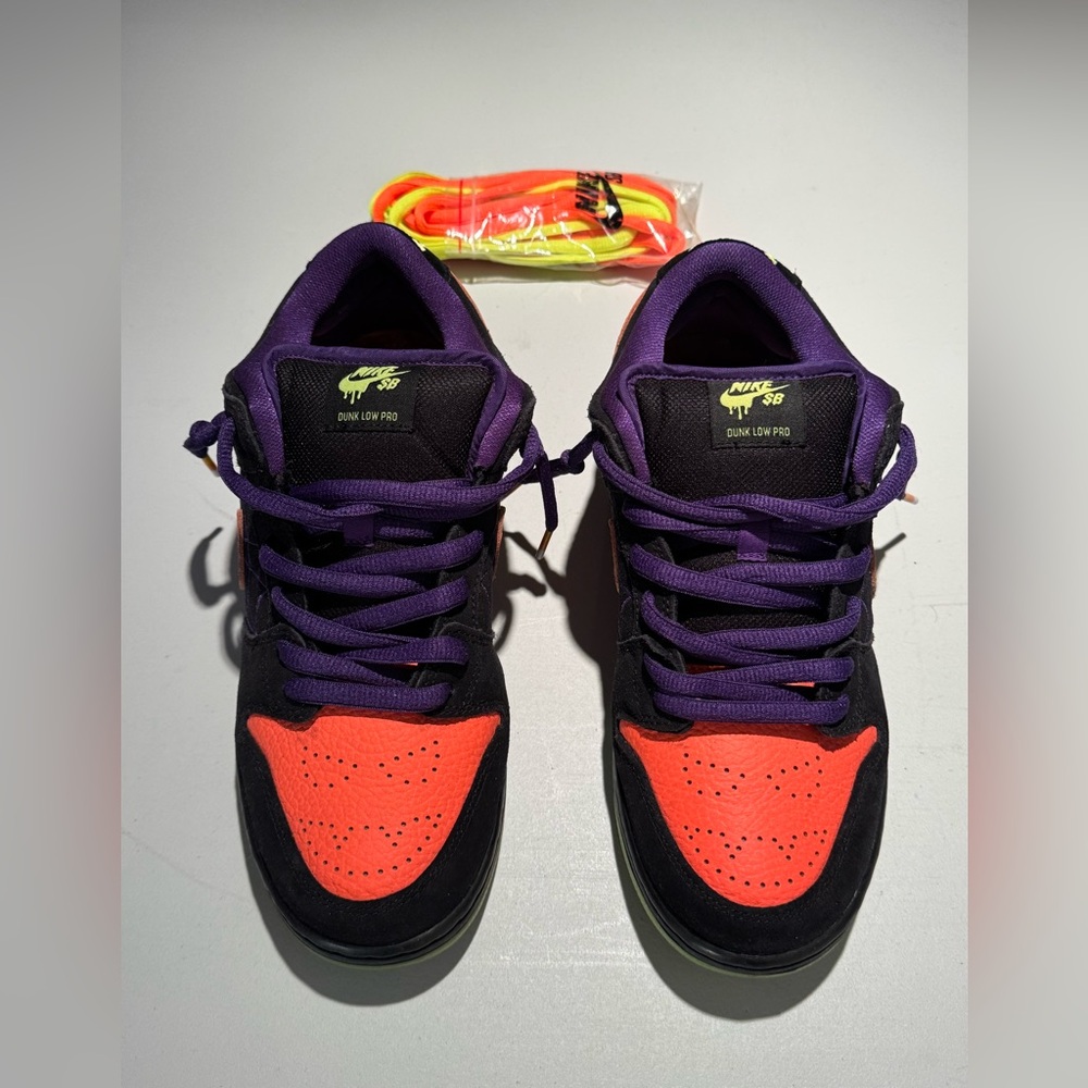 Nike Baskets - Black and Orange